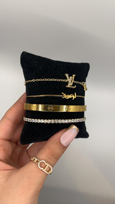 BEST-SELLING SET